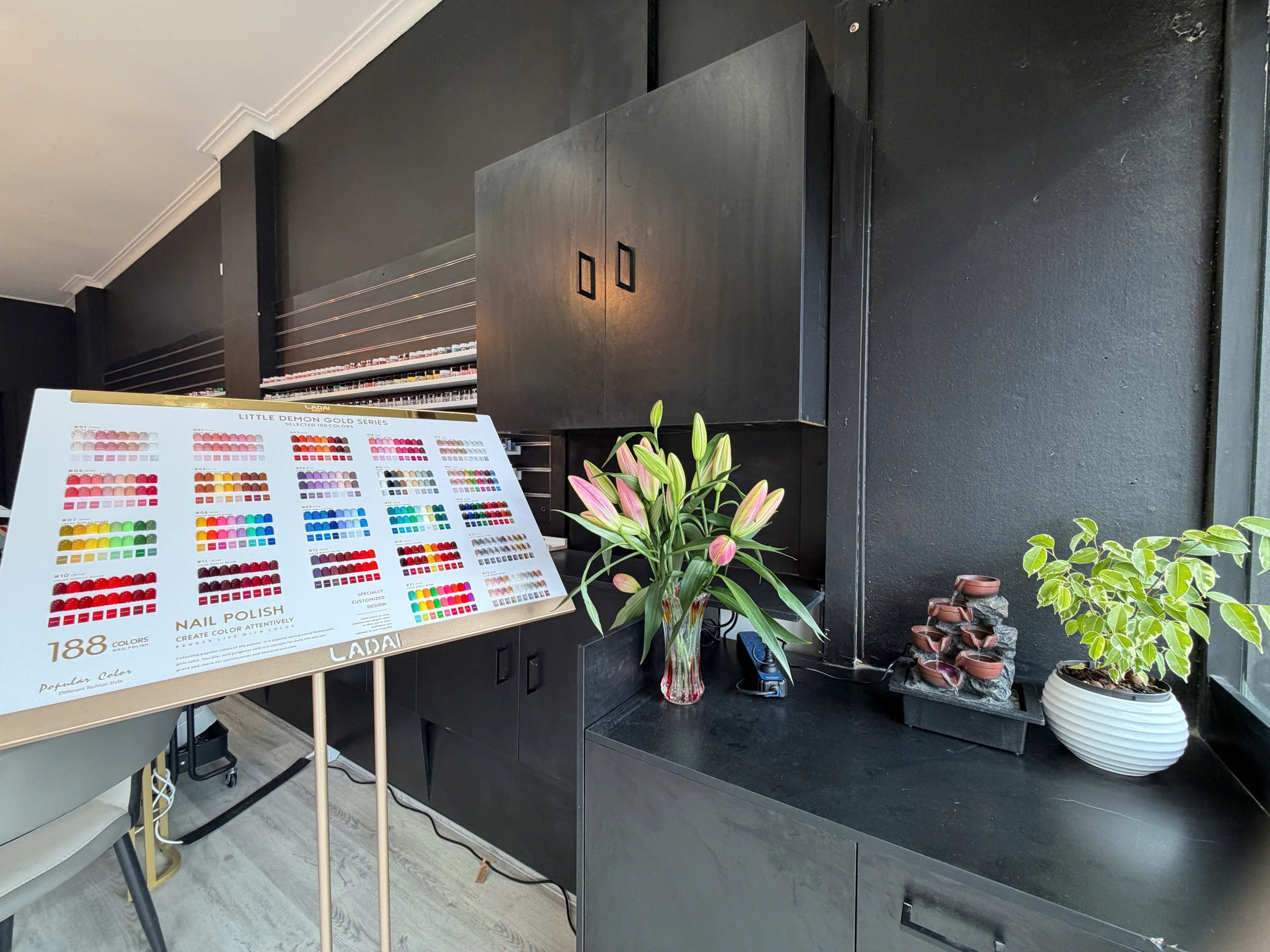 Nail colours